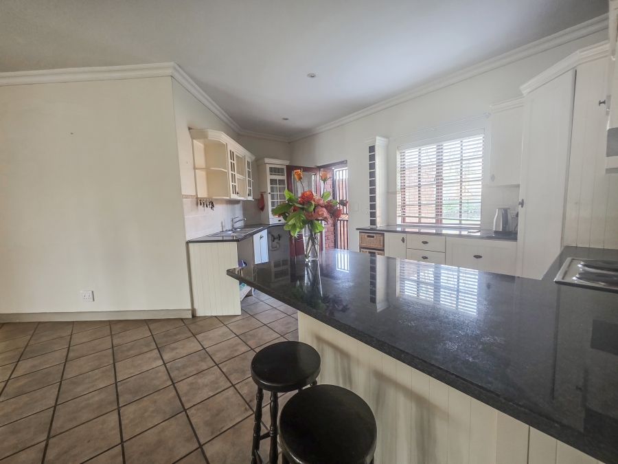 To Let 3 Bedroom Property for Rent in Meerhof North West